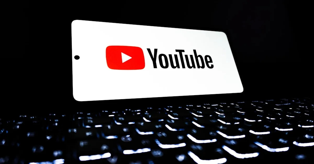 Youtube logo displayed on a keyboard.